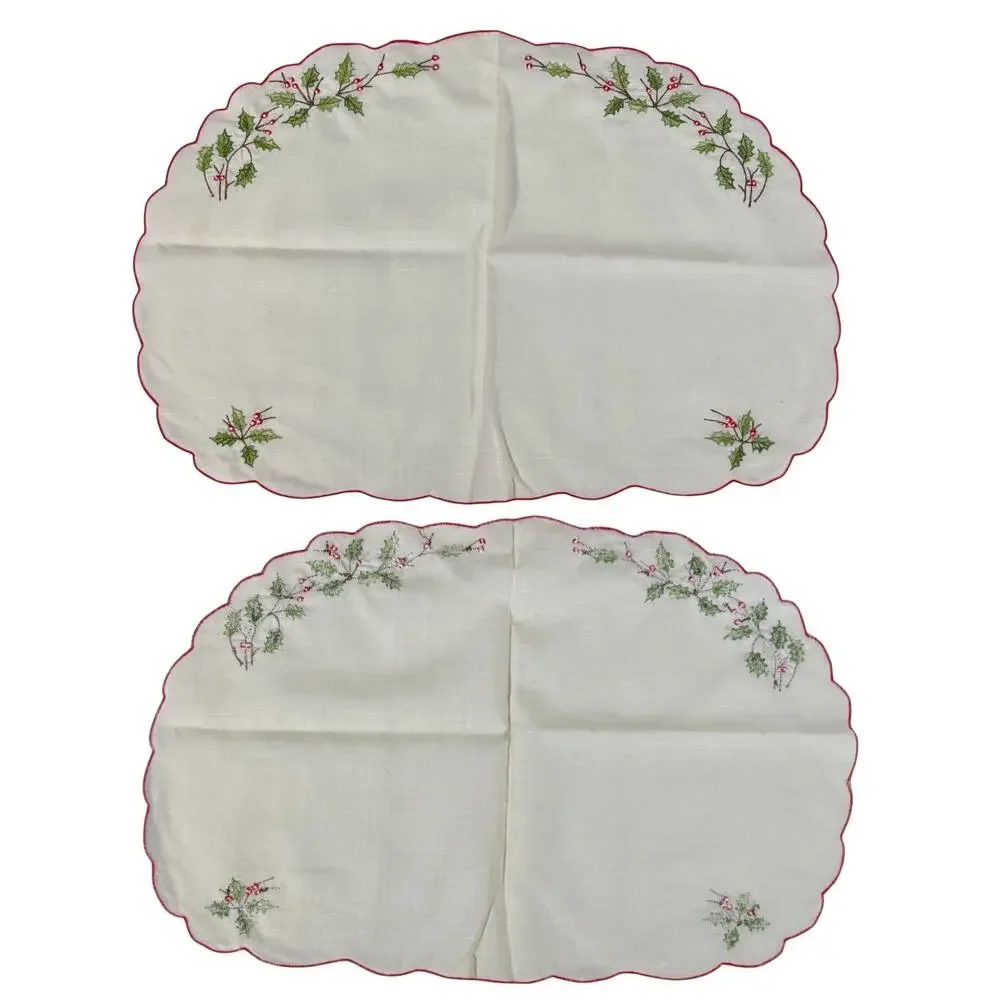 VTG Set of 4 Christmas Placemats and 4 Napkins Holly Linen White Red Dining Room